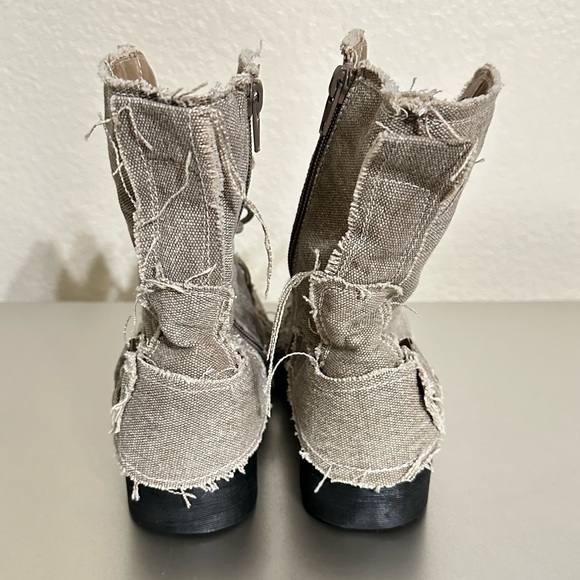 Claudia Ghizzani Frayed Canvas Combat Boots Size 38 Beige/Tan Lace-Up Ankle Zip - Picture 5 of 7